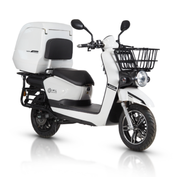 skuter elektryczny iamelectric z dużym kufrem