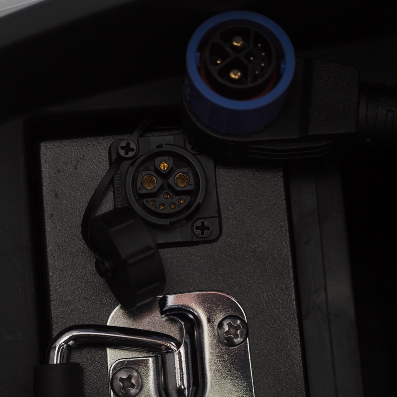 skuter-elektryczny-iamelectric-cagoo-white-detal-8 kopia