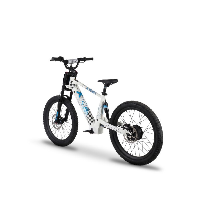 rebel-24-pro-white-skos-tyl-2
